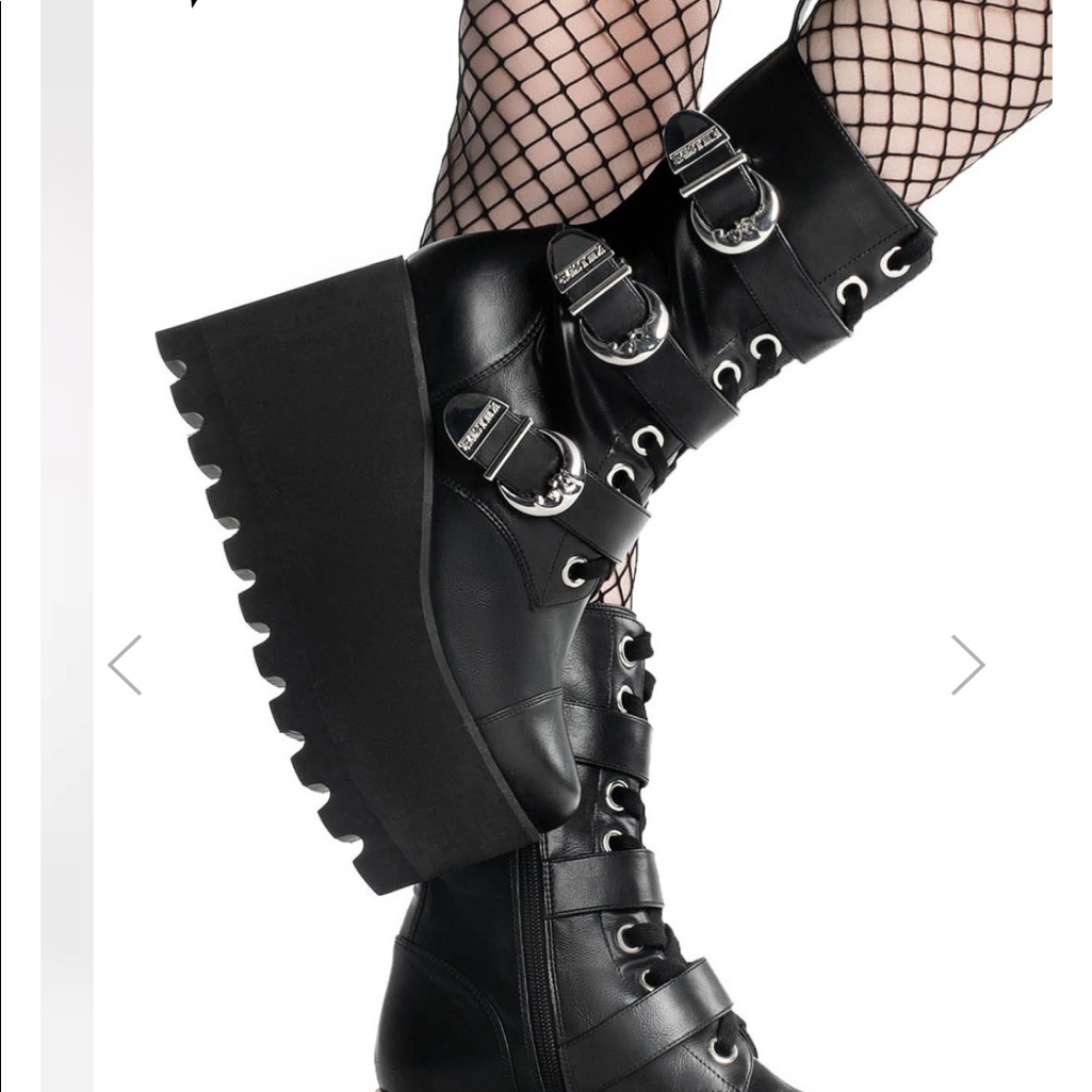 Iso!!! Oracle Wedge Boots! Size 9